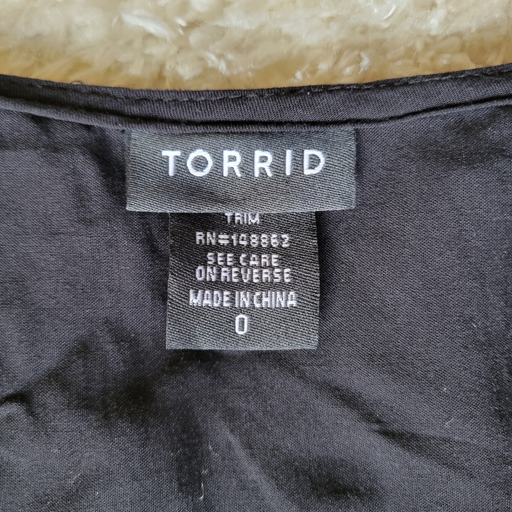 Torrid self-tie duster with black and gold embroidered Challis size 0 - Picture 7 of 11